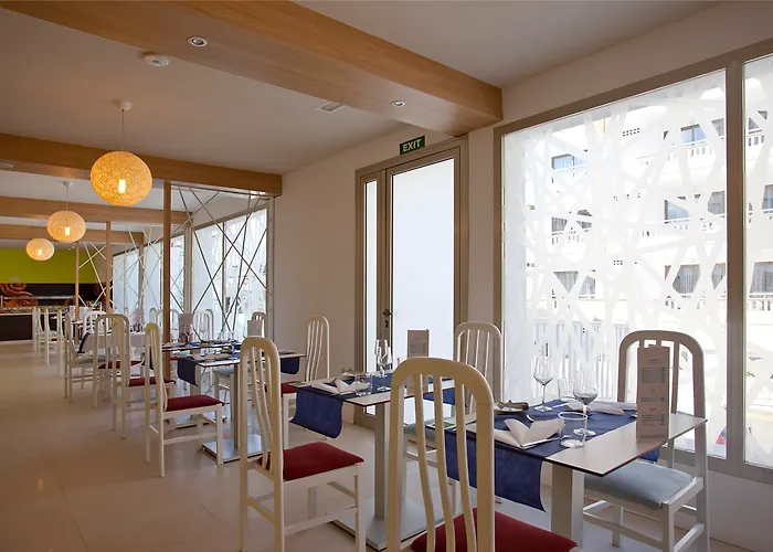 Bluesea Anba Romani Кала-Мільор